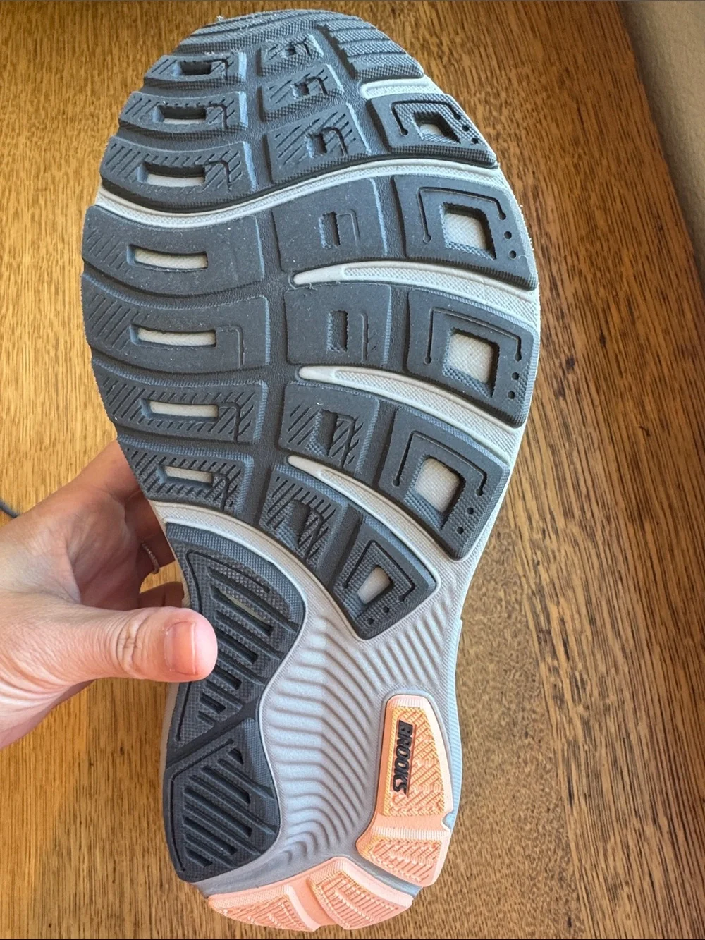Brooks women’s Ghost 17 running shoes, 10.5 medium